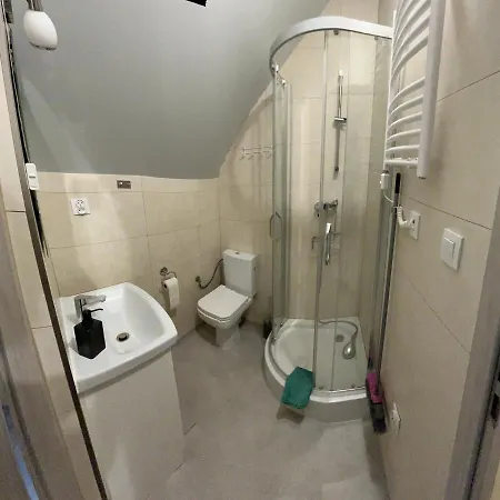 Nad Strumykiem 1 منزل للإقامة *